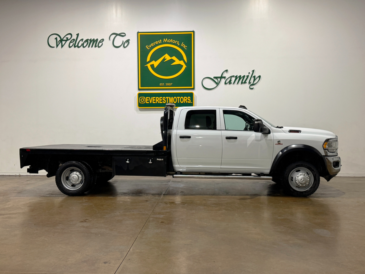 ram ram 5500 chassis cab 2024 3C7WRNFL6RG368371 image ram ram 5500 chassis cab 2024 3C7WRNFL6RG368371 image